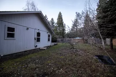 157 N Junction Avenue, Cave Junction, OR 97523 - Photo 5