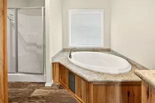 4729 S Pacific Hwy, Phoenix, OR 97535 - Photo 25