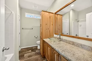 4729 S Pacific Hwy, Phoenix, OR 97535 - Photo 17