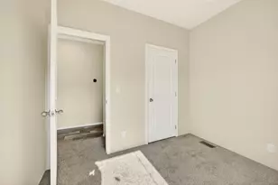 4729 S Pacific Hwy, Phoenix, OR 97535 - Photo 15
