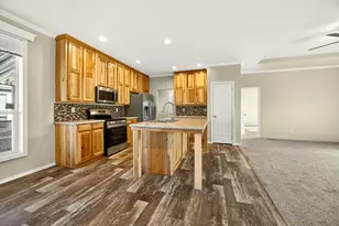 4729 S Pacific Hwy, Phoenix, OR 97535 - Photo 3