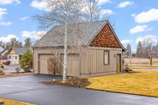 353 S Pine Meadow St, Sisters, OR 97759 - Photo 7
