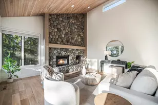 1295 NW City View Dr, Bend, OR 97703 - Photo 5