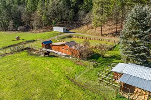 18781 E Evans Creek Rd, Rogue River, OR 97537 - Photo 9