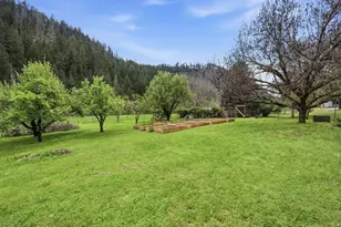 18781 E Evans Creek Rd, Rogue River, OR 97537 - Photo 9