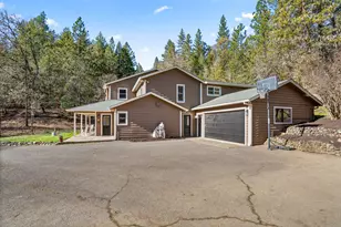 18781 E Evans Creek Rd, Rogue River, OR 97537 - Photo 3