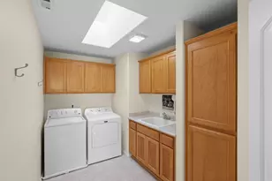 369 Meadow Dr, Ashland, OR 97520 - Photo 25