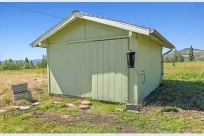 800 Hillandale Circle, Eagle Point, OR 97524 - Photo 29