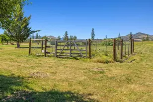800 Hillandale Cir, Eagle Point, OR 97524 - Photo 27