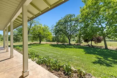 800 Hillandale Circle, Eagle Point, OR 97524 - Photo 13
