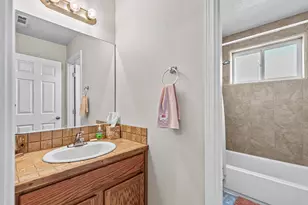 7833 Phaedra Ln, White City, OR 97503 - Photo 3