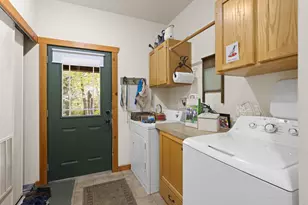 24850 West Side Rd, Klamath Falls, OR 97601 - Photo 21