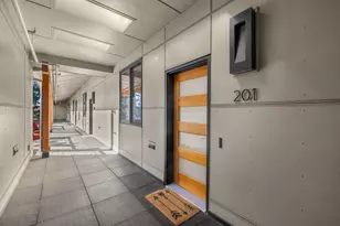 2735 NW Crossing Dr, Bend, OR 97703 - Photo 9