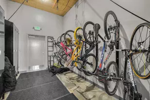 2735 NW Crossing Dr, Bend, OR 97703 - Photo 43