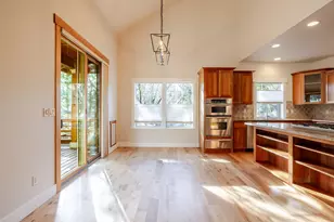 2752 NW Champion Cir, Bend, OR 97703 - Photo 17