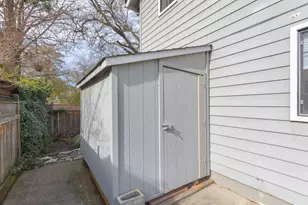 1516 NW Thompson Way, Grants Pass, OR 97526 - Photo 35