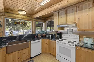 140643 Kamloop Ln, Gilchrist, OR 97737 - Photo 11