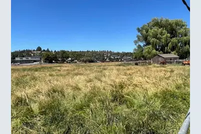 585 SW Fairgrounds Road, Madras, OR 97741 - Photo 3