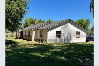 585 SW Fairgrounds Road, Madras, OR 97741 - Photo 5