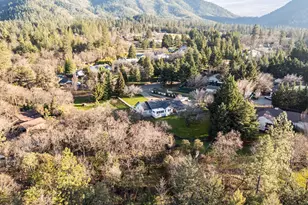 334 Village Ln, Grants Pass, OR 97527 - Photo 47