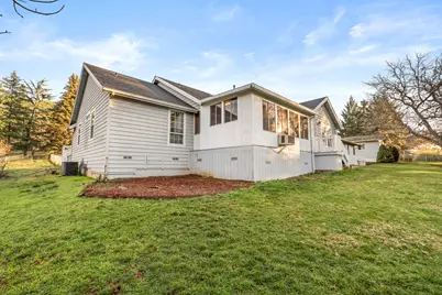 334 Village Lane, Grants Pass, OR 97527 - Photo 35