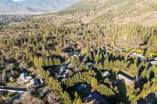 334 Village Ln, Grants Pass, OR 97527 - Photo 49