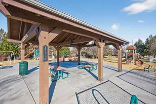 20972 NE High Desert Ln, Bend, OR 97701 - Photo 37