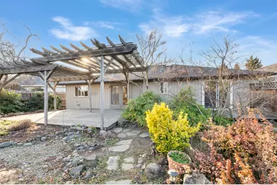 108 Meadow View Drive, Phoenix, OR 97535 - Photo 35