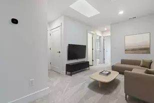 20889 SE Denver Dr, Bend, OR 97702 - Photo 5