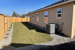 2963 Stonebrook Dr, Medford, OR 97504 - Photo 3