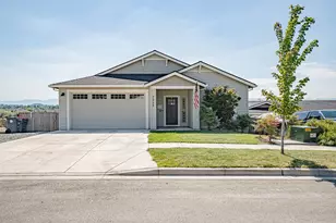 2008 Hondeleau Ln, Medford, OR 97504 - Photo 1