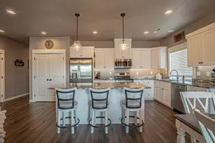 2008 Hondeleau Ln, Medford, OR 97504 - Photo 9
