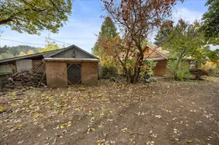 1931 Sleepy Hollow Loop, Grants Pass, OR 97527 - Photo 23