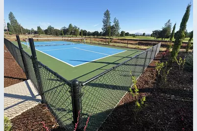 201 Bogey Lane, Eagle Point, OR 97524 - Photo 15