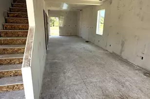 201 Bogey Ln, Eagle Point, OR 97524 - Photo 3