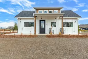 201 Bogey Ln, Eagle Point, OR 97524 - Photo 7