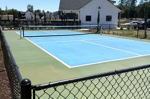 201 Bogey Ln, Eagle Point, OR 97524 - Photo 13
