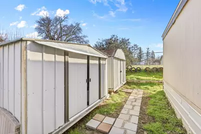 4729 S Pacific Highway #UNIT 4, Phoenix, OR 97535 - Photo 17