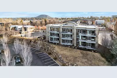 291 SW Bluff Drive #UNIT 320, Bend, OR 97702 - Photo 3