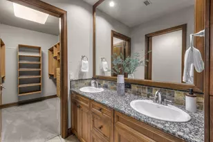 363 SW Bluff Dr, Bend, OR 97702 - Photo 31