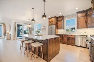 62637 Mount Hood Dr, Bend, OR 97703 - Photo 3