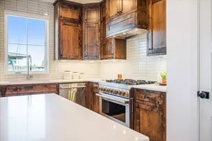 62637 Mount Hood Dr, Bend, OR 97703 - Photo 5