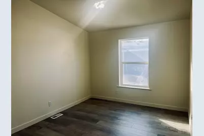 633 E Archwood #UNIT 125, Eagle Point, OR 97524 - Photo 23