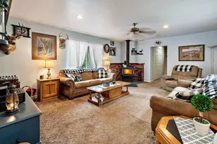 5461 Riverbanks Rd, Grants Pass, OR 97527 - Photo 9