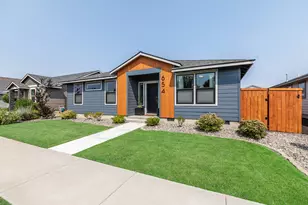 654 NW 27th St, Redmond, OR 97756 - Photo 1