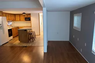 1055 N 5th St, Jacksonville, OR 97530 - Photo 9