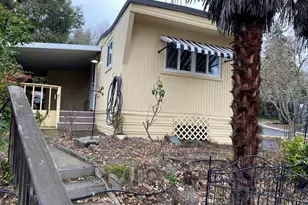 1055 N 5th St, Jacksonville, OR 97530 - Photo 3