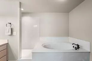 4935 Cherry Ln, Medford, OR 97504 - Photo 35