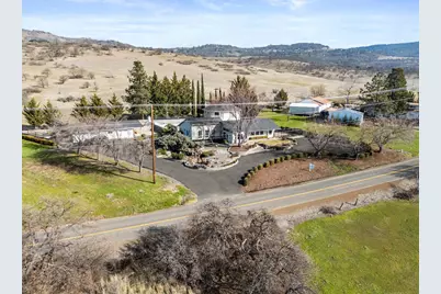 4935 Cherry Lane, Medford, OR 97504 - Photo 9