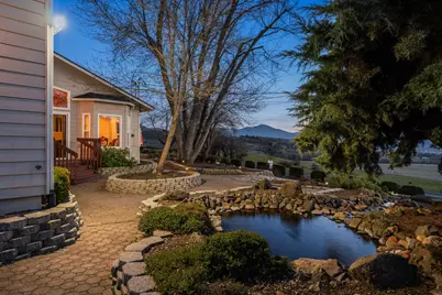 4935 Cherry Lane, Medford, OR 97504 - Photo 5